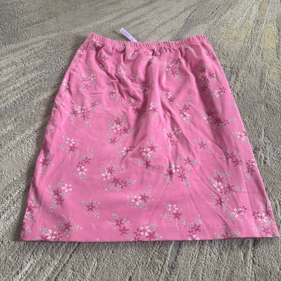 L.L. Bean Dresses & Skirts - LL Bean pink floral mini skirt pull on stretchy waist large petite